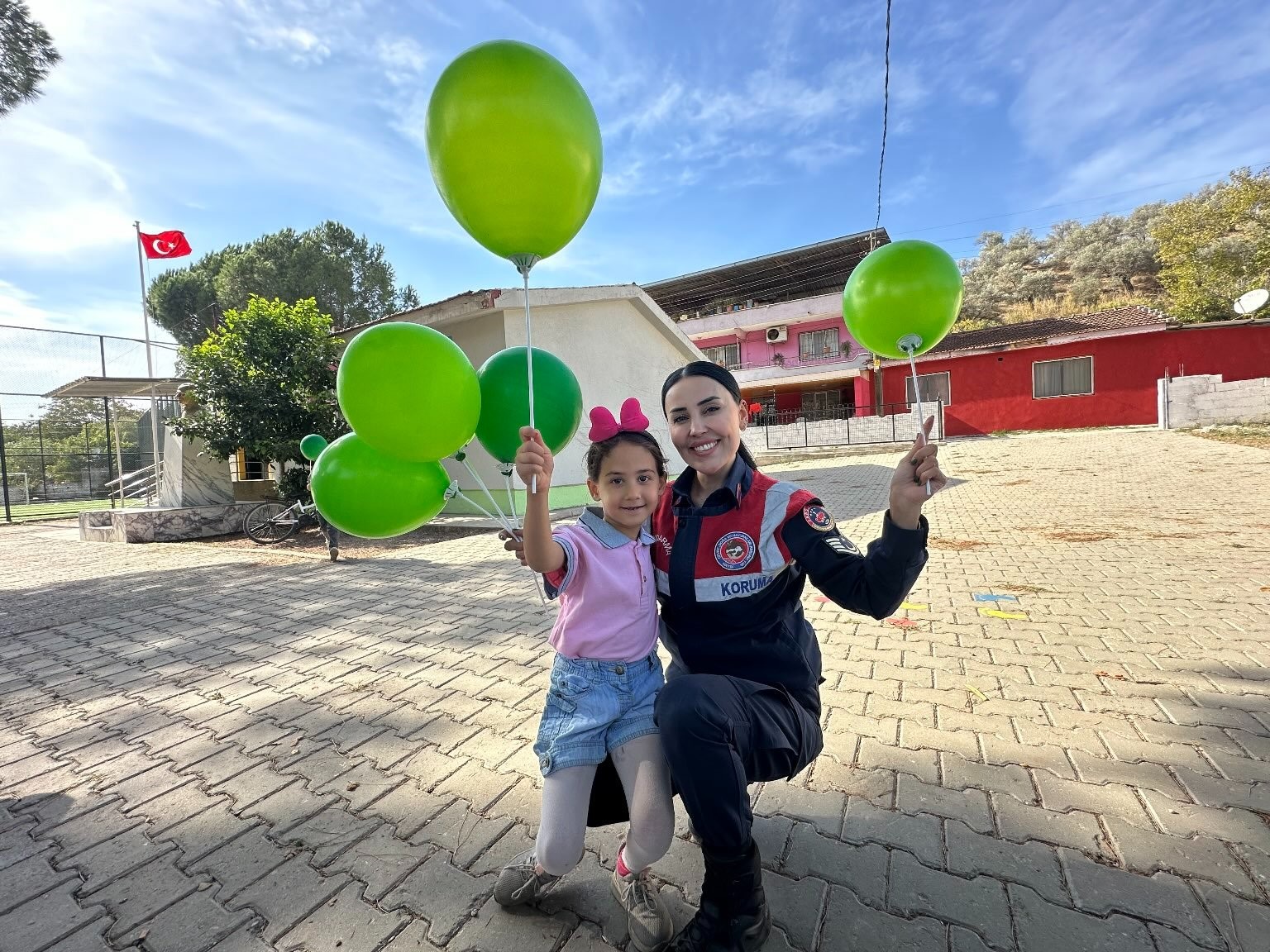 Jandarma ekipleri minik öğrencilere doğa sevgisini anlattı
