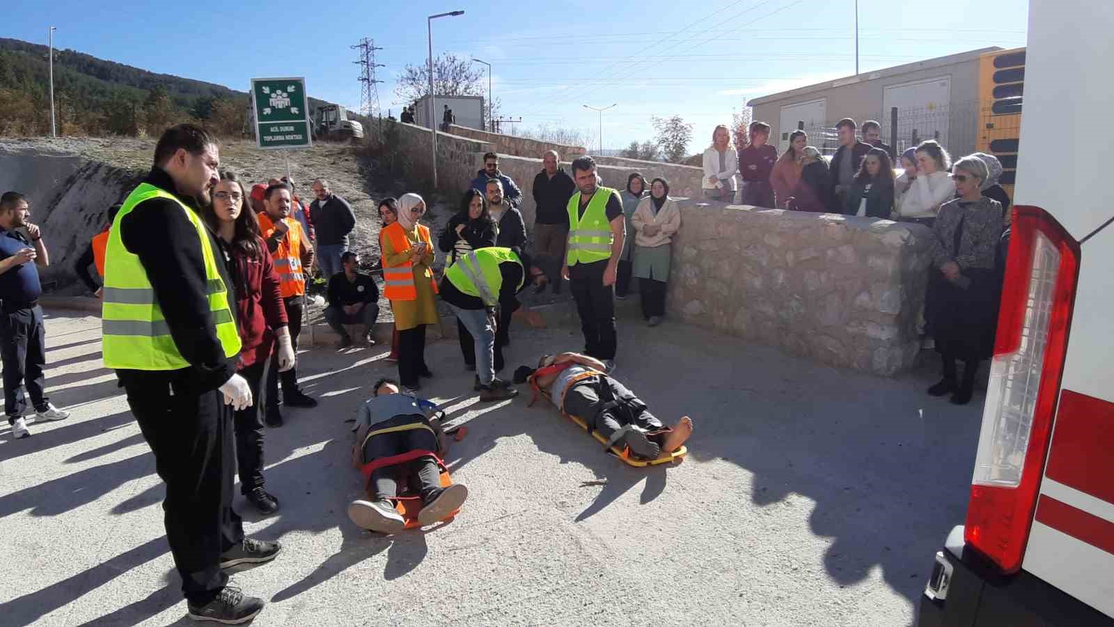 Mudurnu Devlet Hastanesi’nde deprem ve yangın tatbikatı
