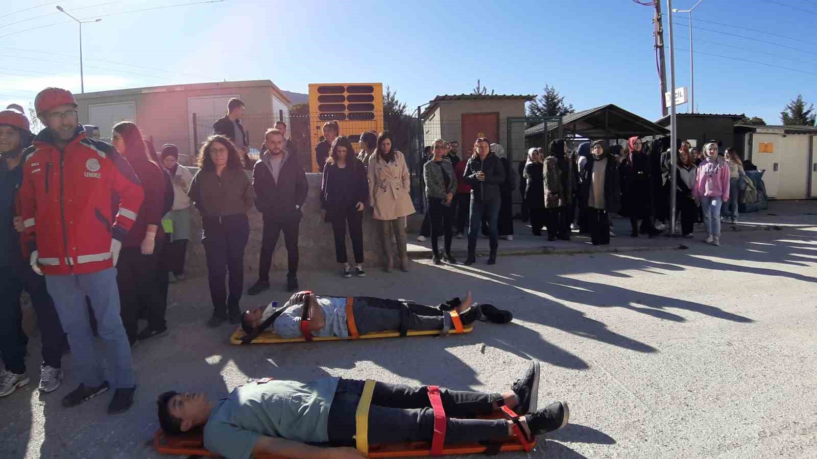 Mudurnu Devlet Hastanesi’nde deprem ve yangın tatbikatı
