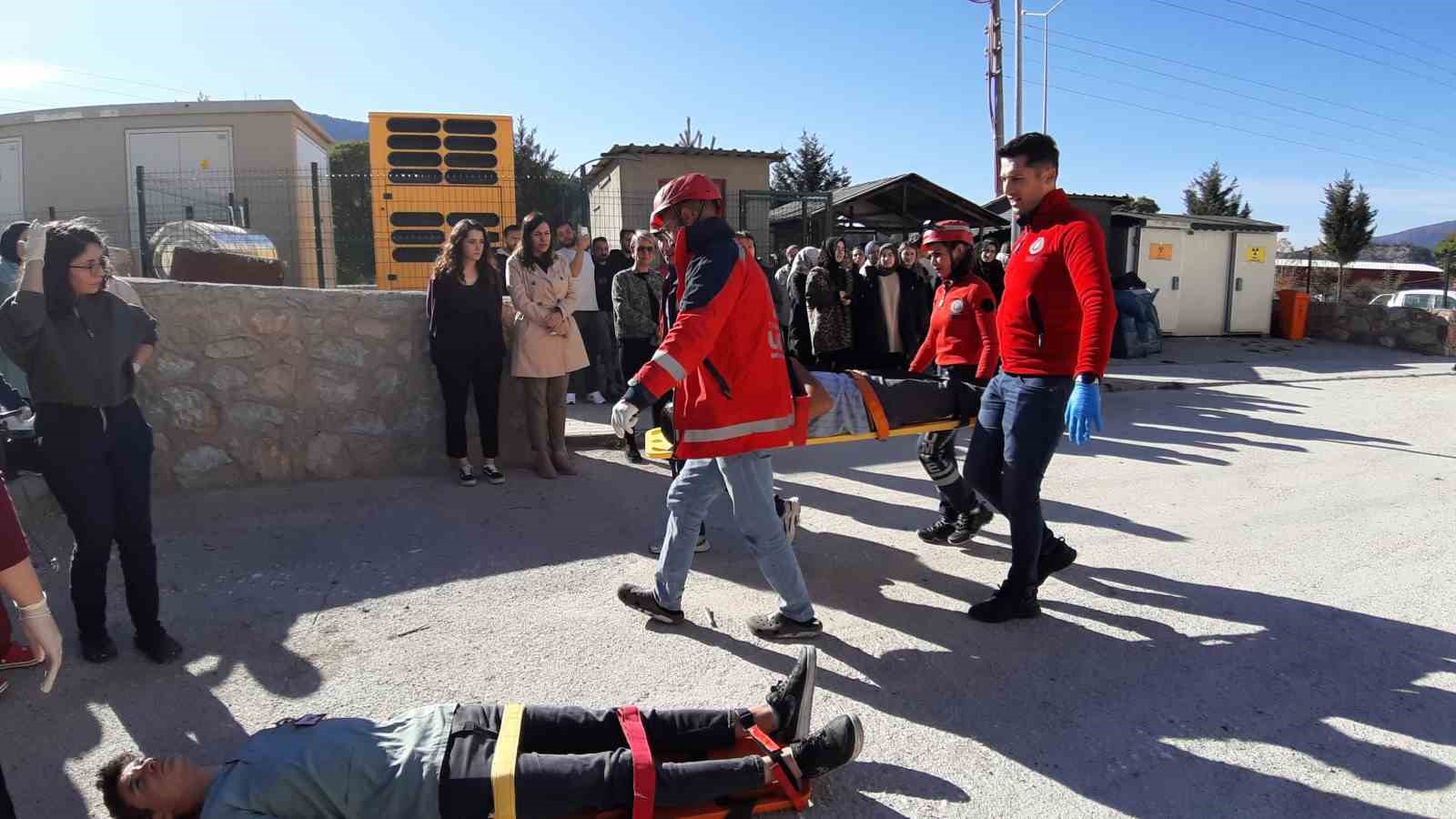 Mudurnu Devlet Hastanesi’nde deprem ve yangın tatbikatı
