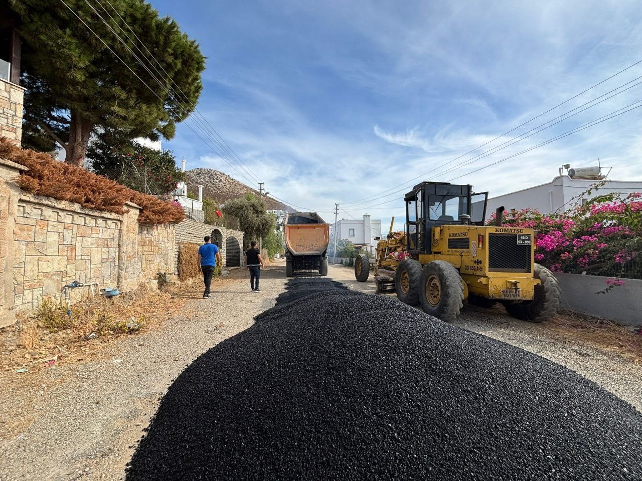 Belediye Fen İşleri ekiplerinin çalışmaları sürüyor
