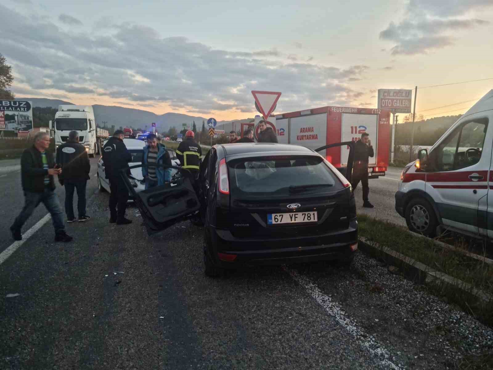 Bakacakkadı-Zonguldak kara yolunda trafik kazası: 3 yaralı
