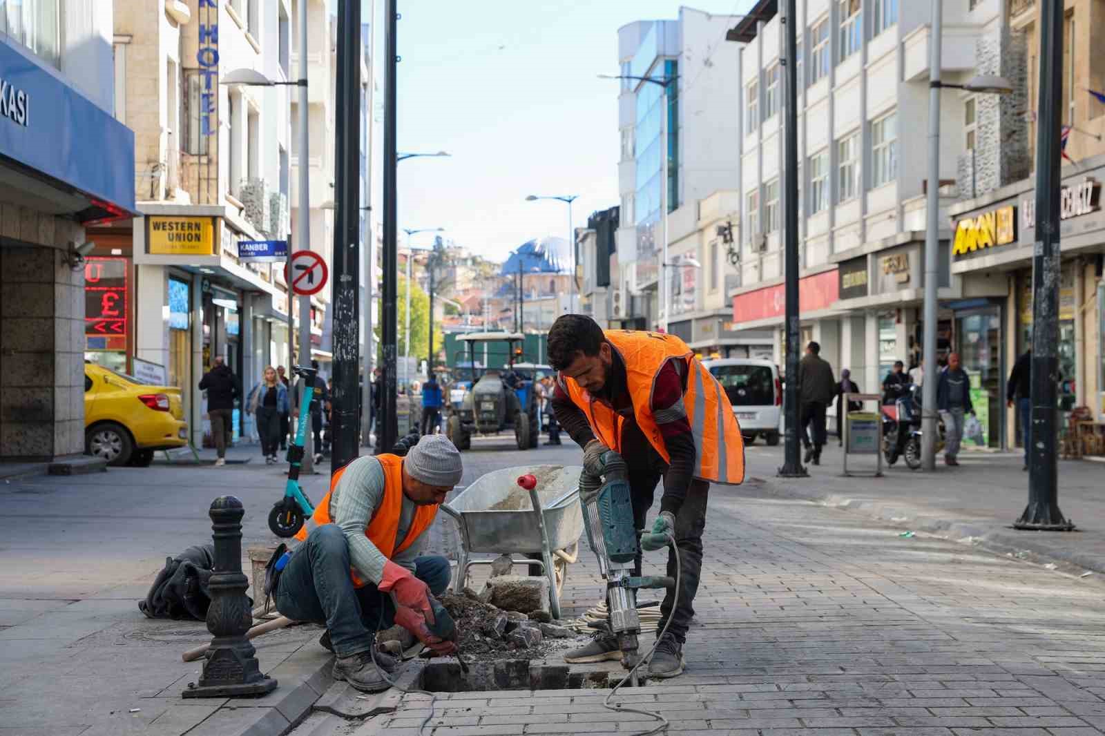 Gaziantep’te yol bakım ve trafik düzenlemeleriyle trafik akışı rahatlayacak
