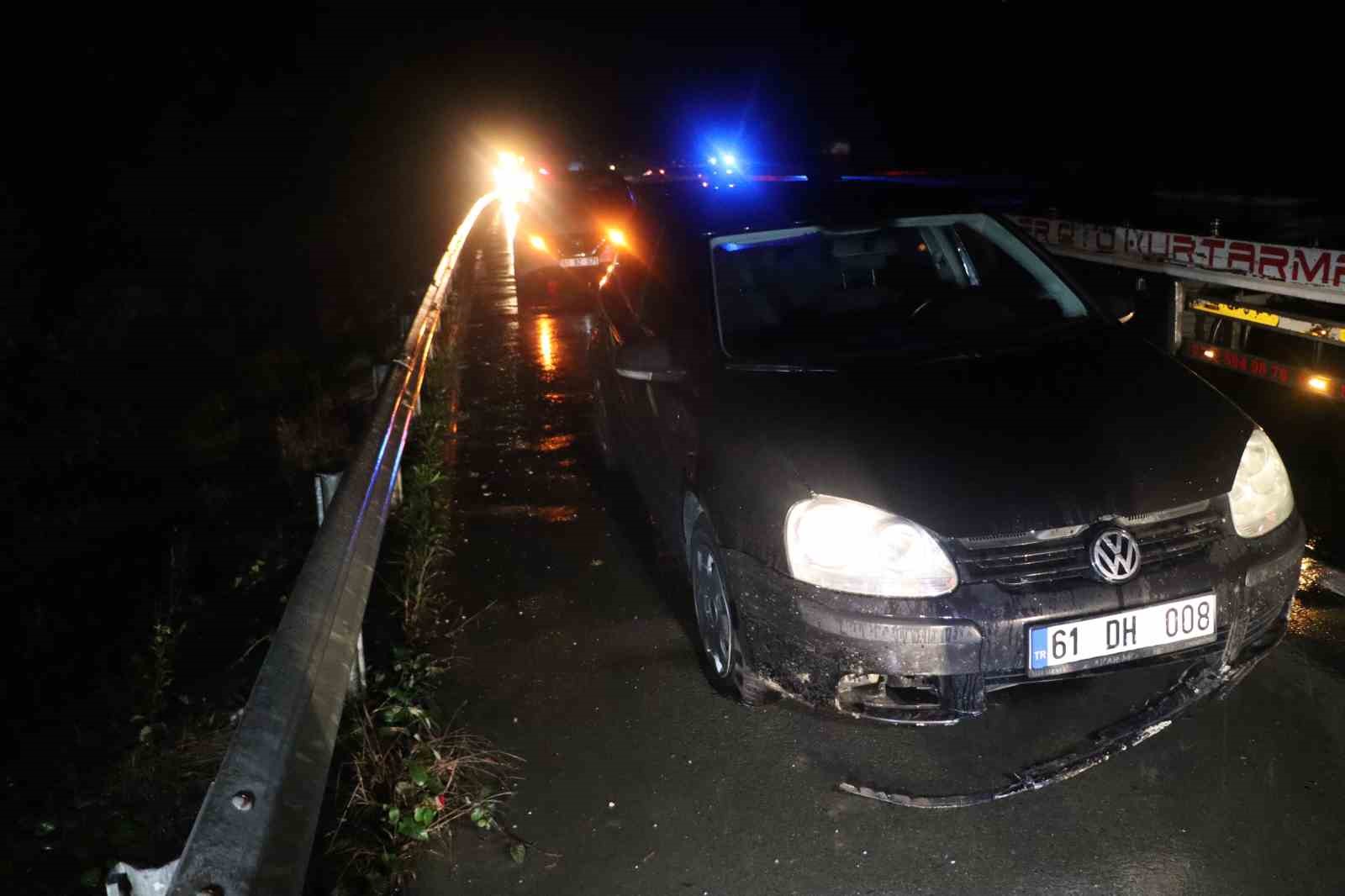 Karadeniz Sahil Yolu heyelan nedeniyle tek yönlü trafiğe kapandı
