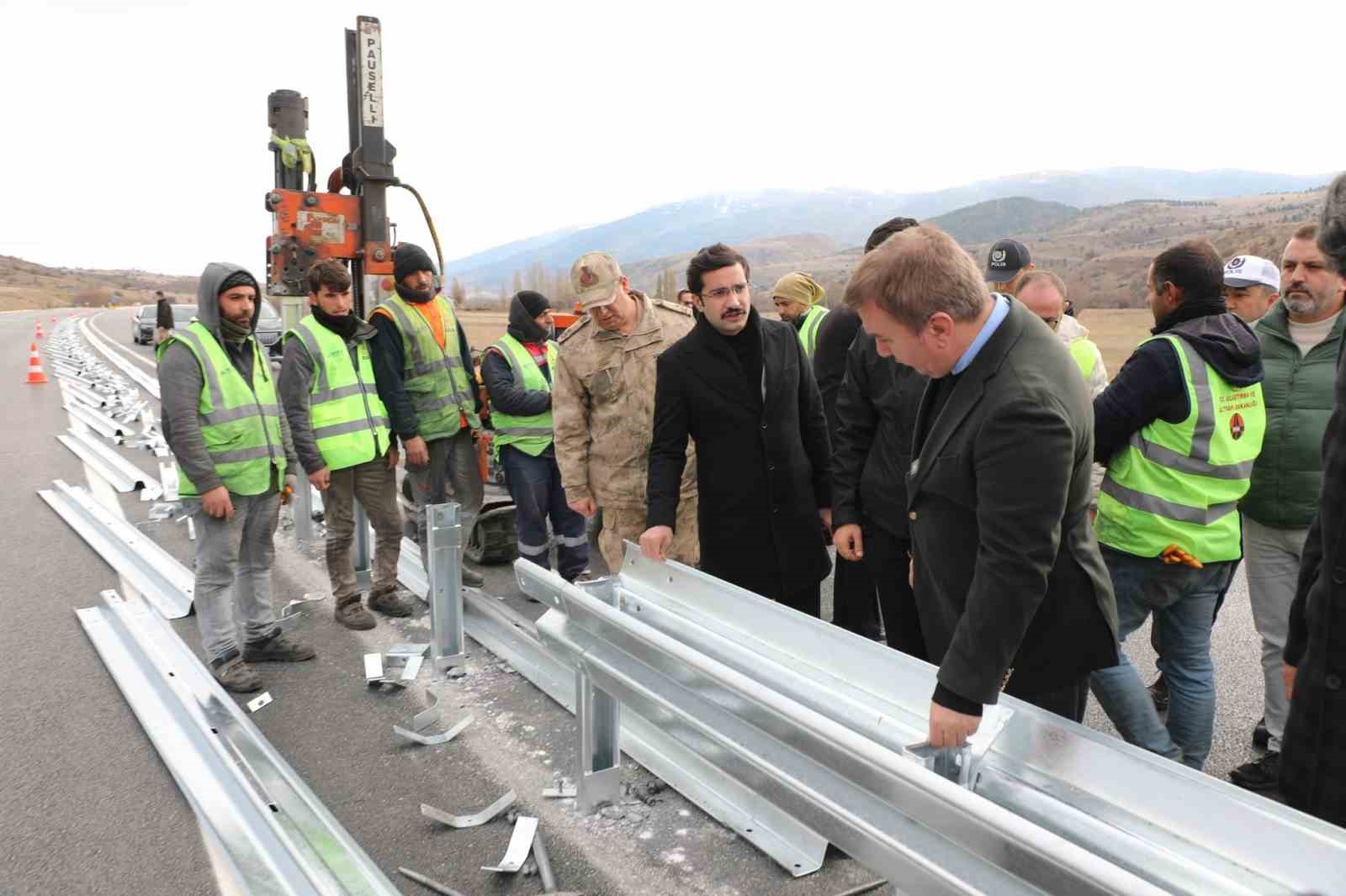 Ölümlü trafik kazalarının meydana geldiği yola bariyerli tedbir
