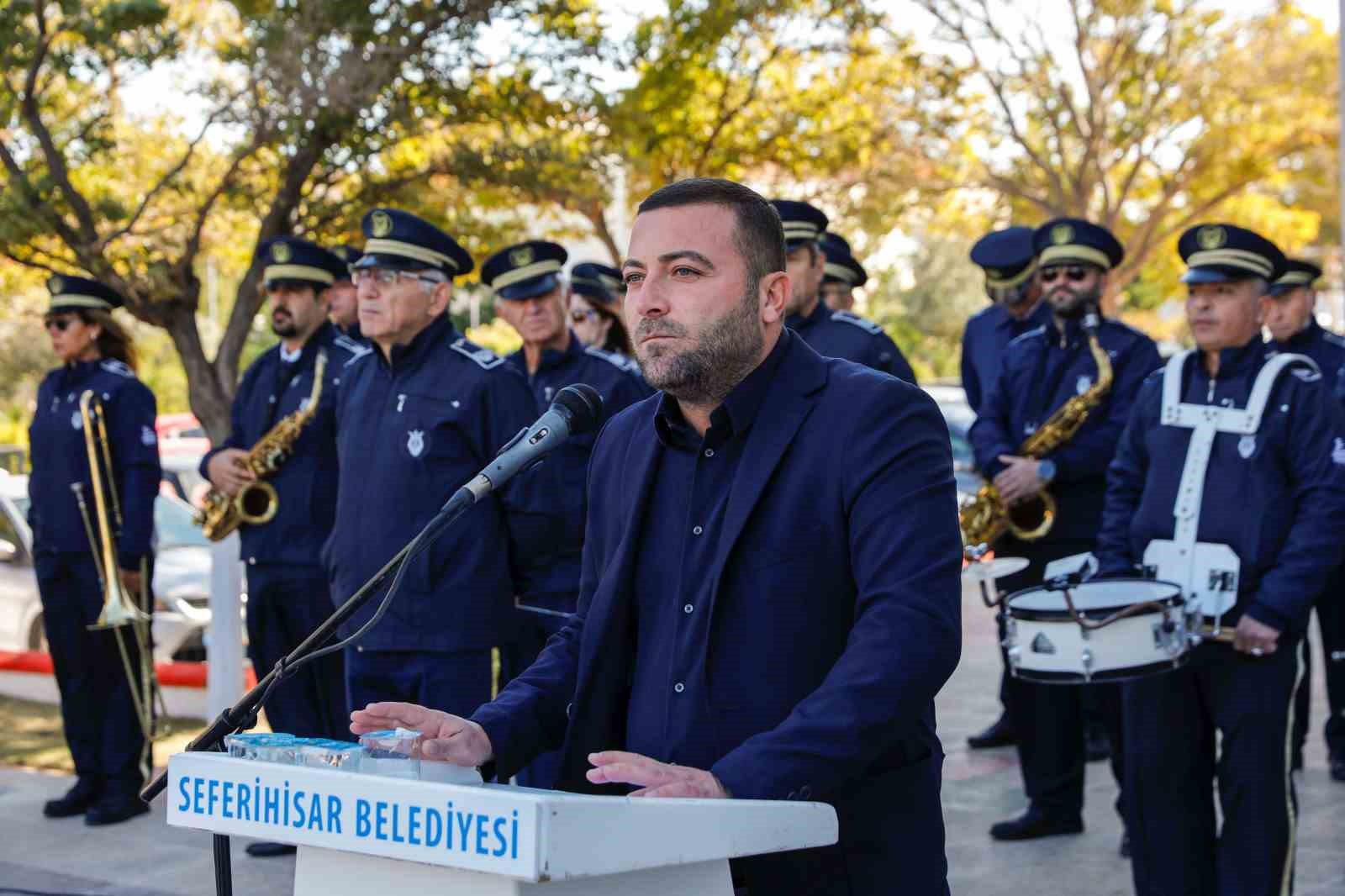 Seferihisar Belediyesi Ürkmez Doğanbey hizmet noktası yenilendi
