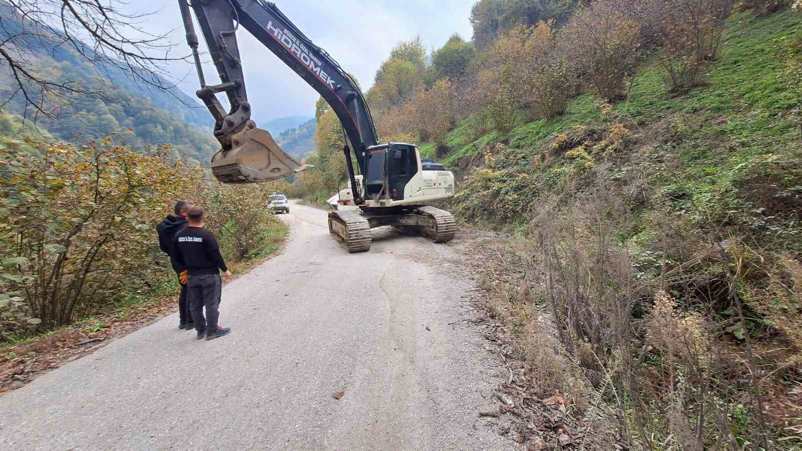 10 metre uzunluğunda kutu menfez yapıldı
