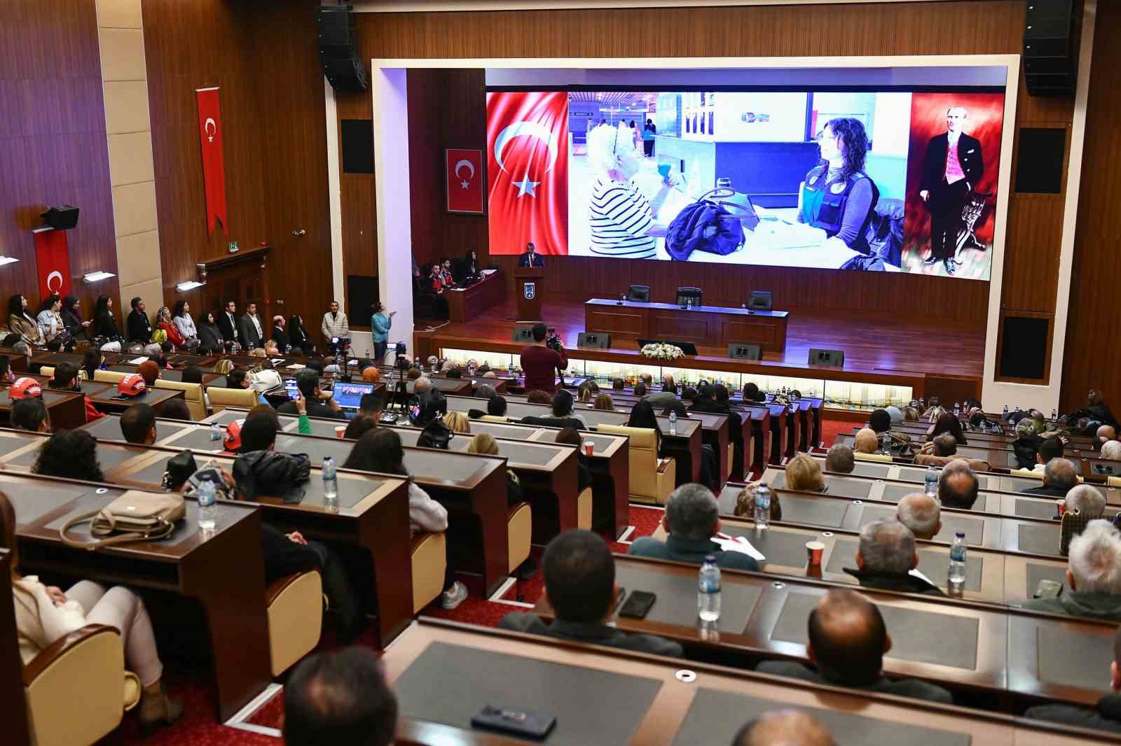 Ankara Büyükşehir’den internet bağımlılığına dikkat çeken panel
