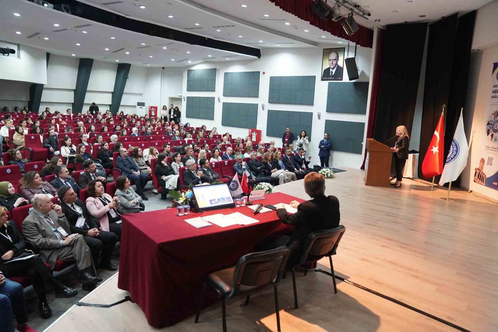 Prof. Dr. Şengün: “Gıda kaynaklı hastalıkların birçoğu uygunsuz şartlarda üretilen ürünlerden kaynaklanıyor”
