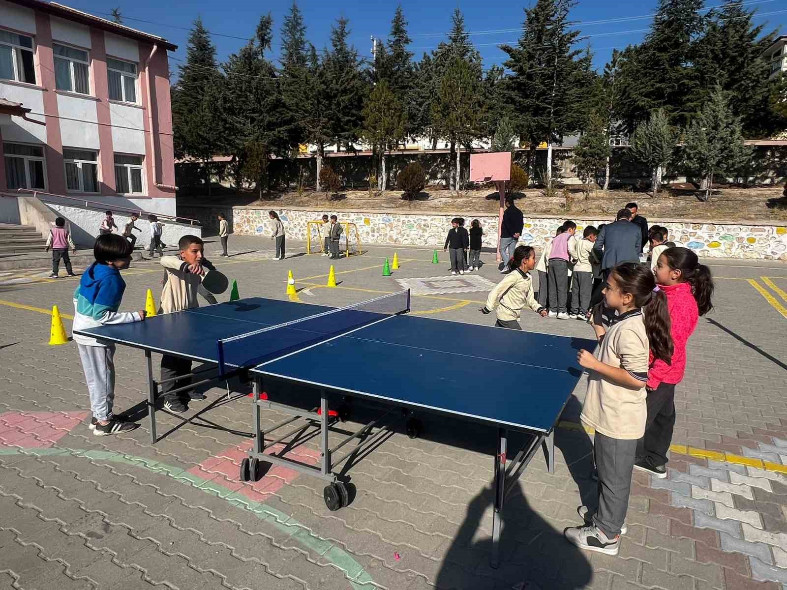 Altunhisar’da Çocuklar Okula Sporla Başlıyor
