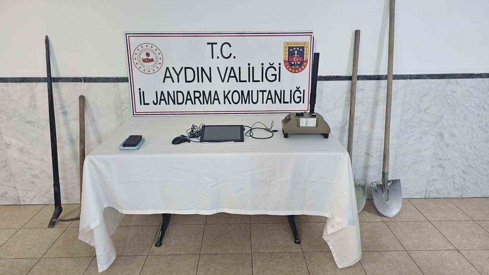 Kuyucak’taki kaçak kazıya jandarma baskını
