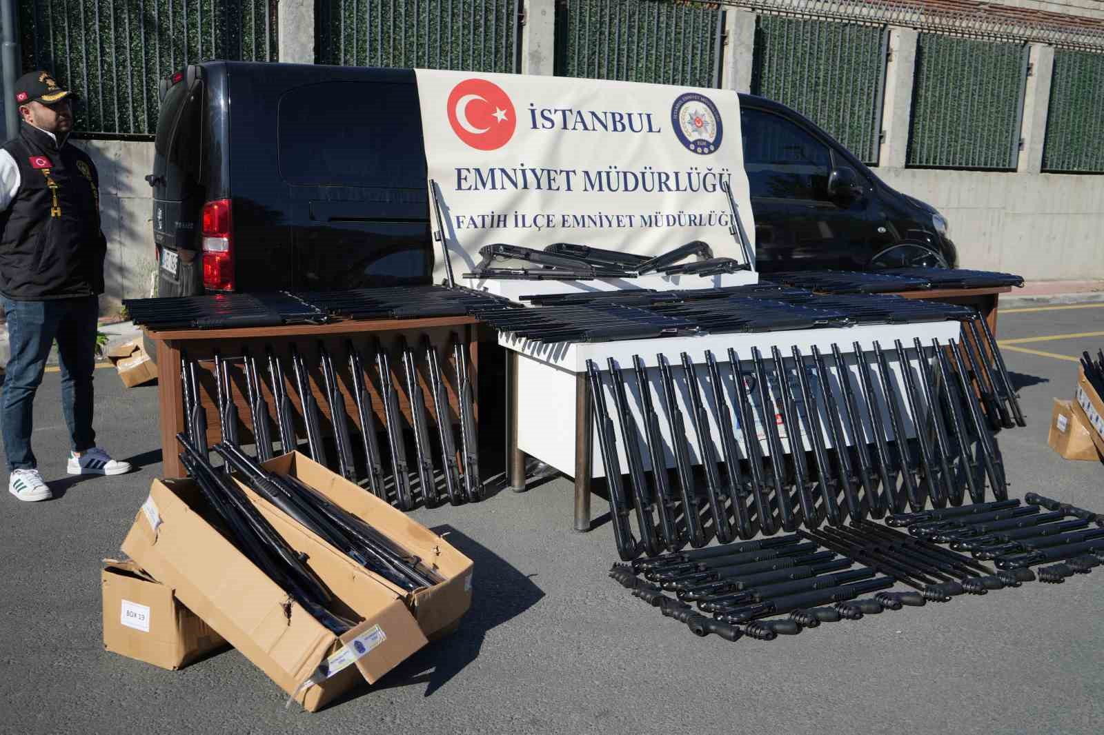 İstanbul’da kaçak silah operasyonu: 2 gözaltı
