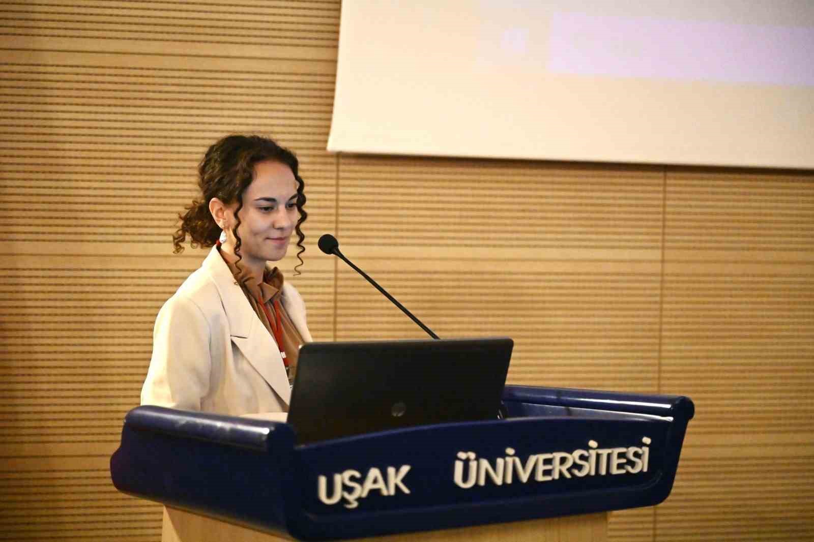 Uşak Üniversitesi ’2. Genç Nesiller Yarışıyor’ proje yarışmasında ödüller sahiplerini buldu
