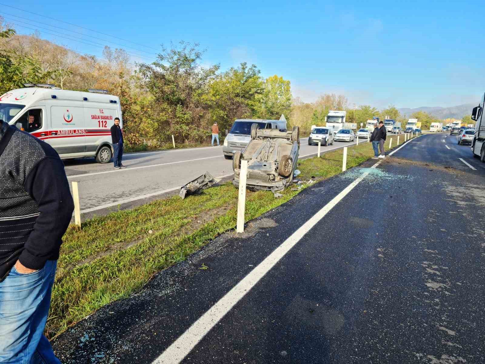 Zonguldak-Ankara kara yolunda feci kaza, 2 yaralı
