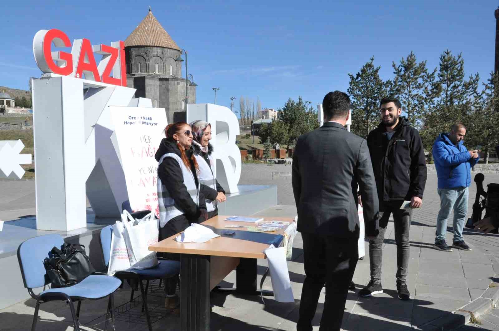 Kars’ta organ bağışı stantı açıldı
