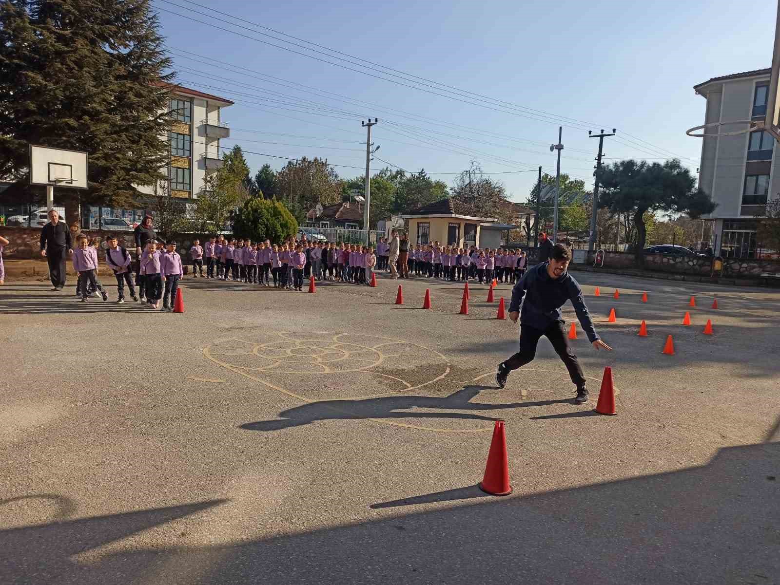 Geleneksel çocuk oyunları etkinliği başladı
