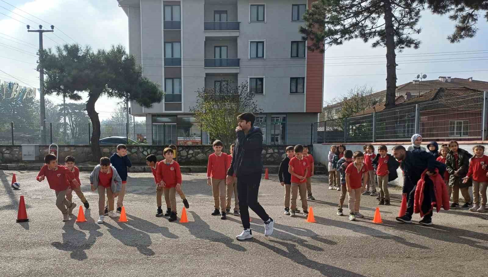 Geleneksel çocuk oyunları etkinliği başladı
