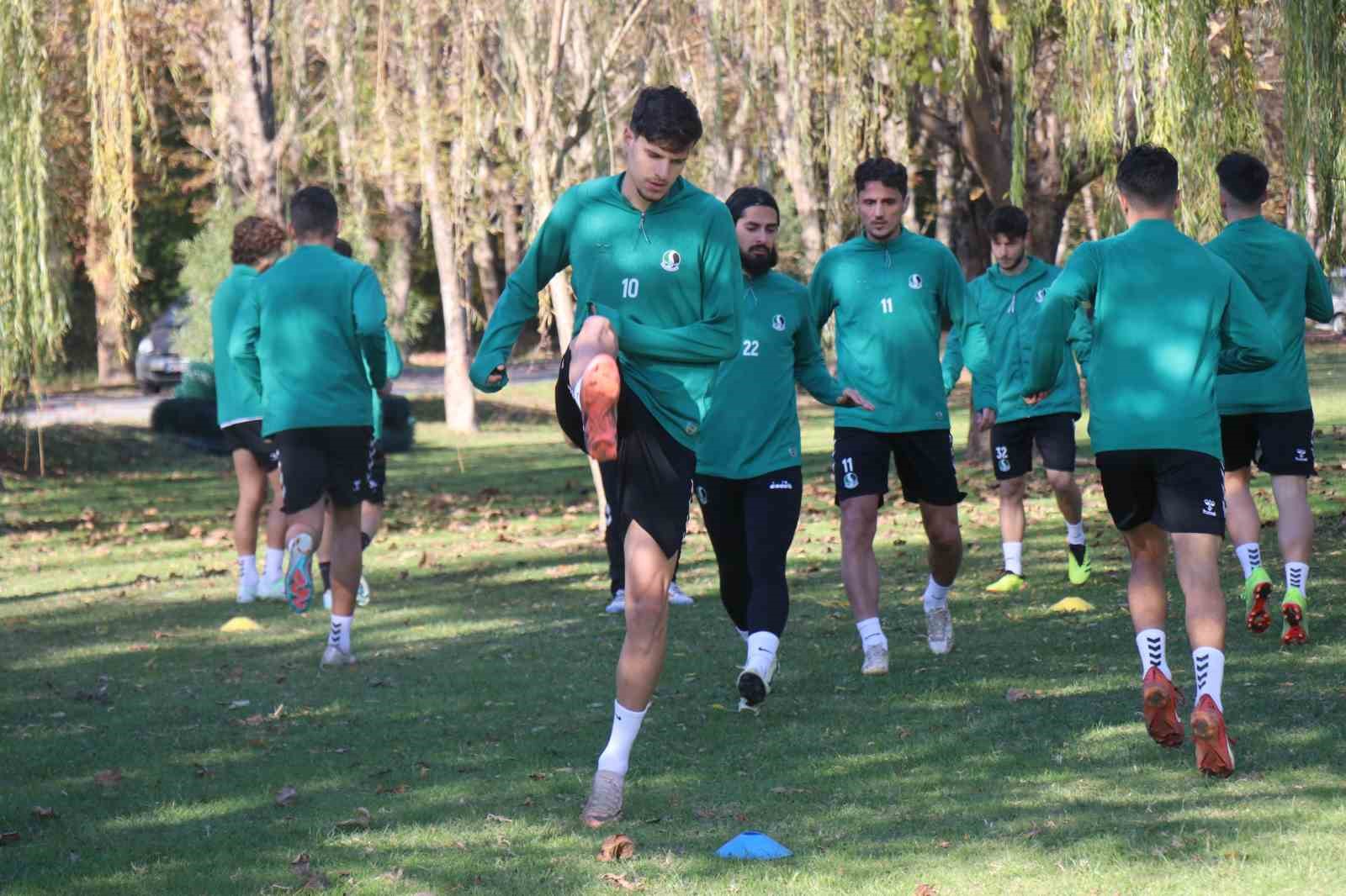 Sakaryaspor, Marmara derbisinin hazırlıklarını sürdürüyor
