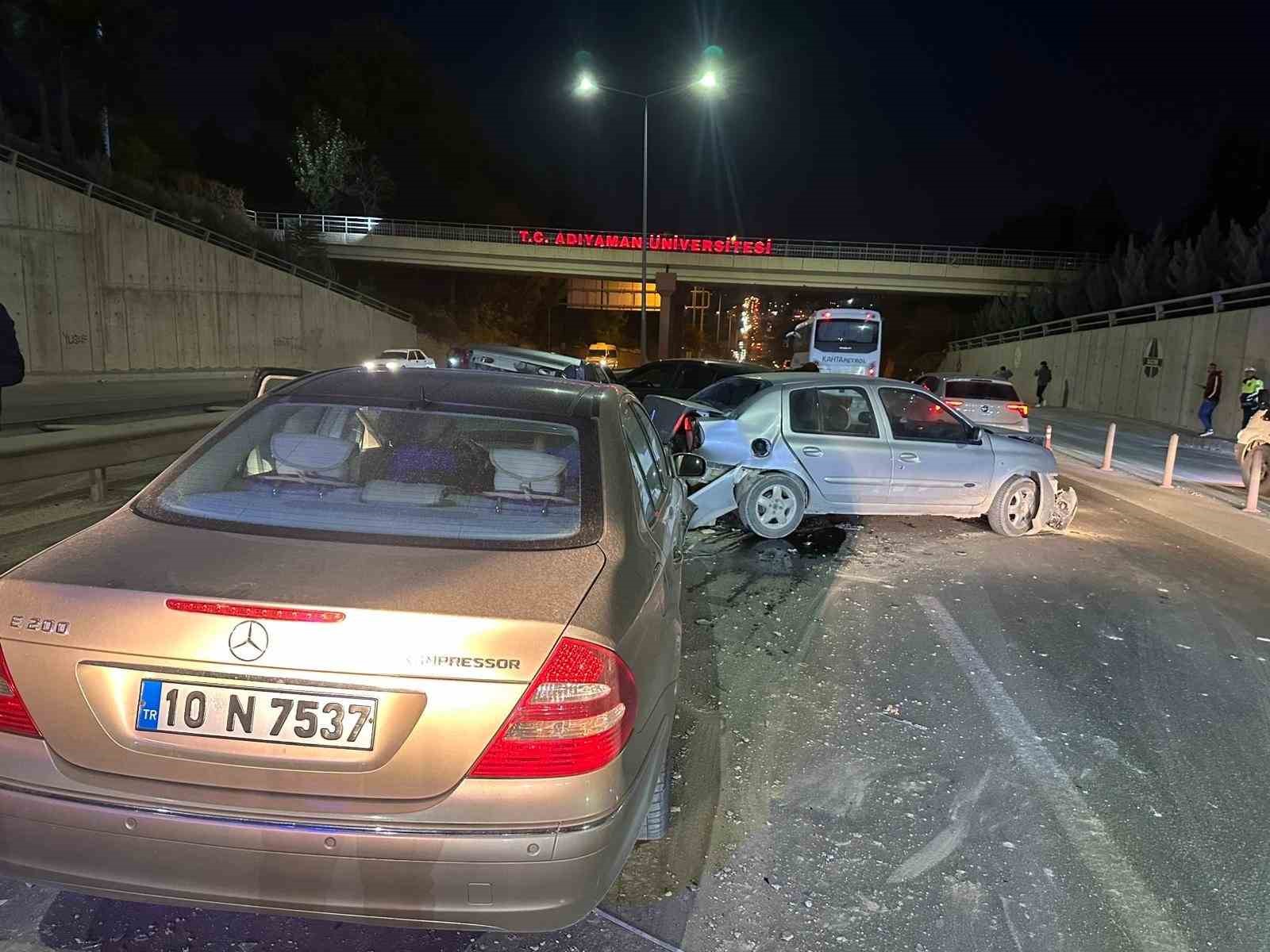 Adıyaman’da zincirleme trafik kazası: 1 yaralı
