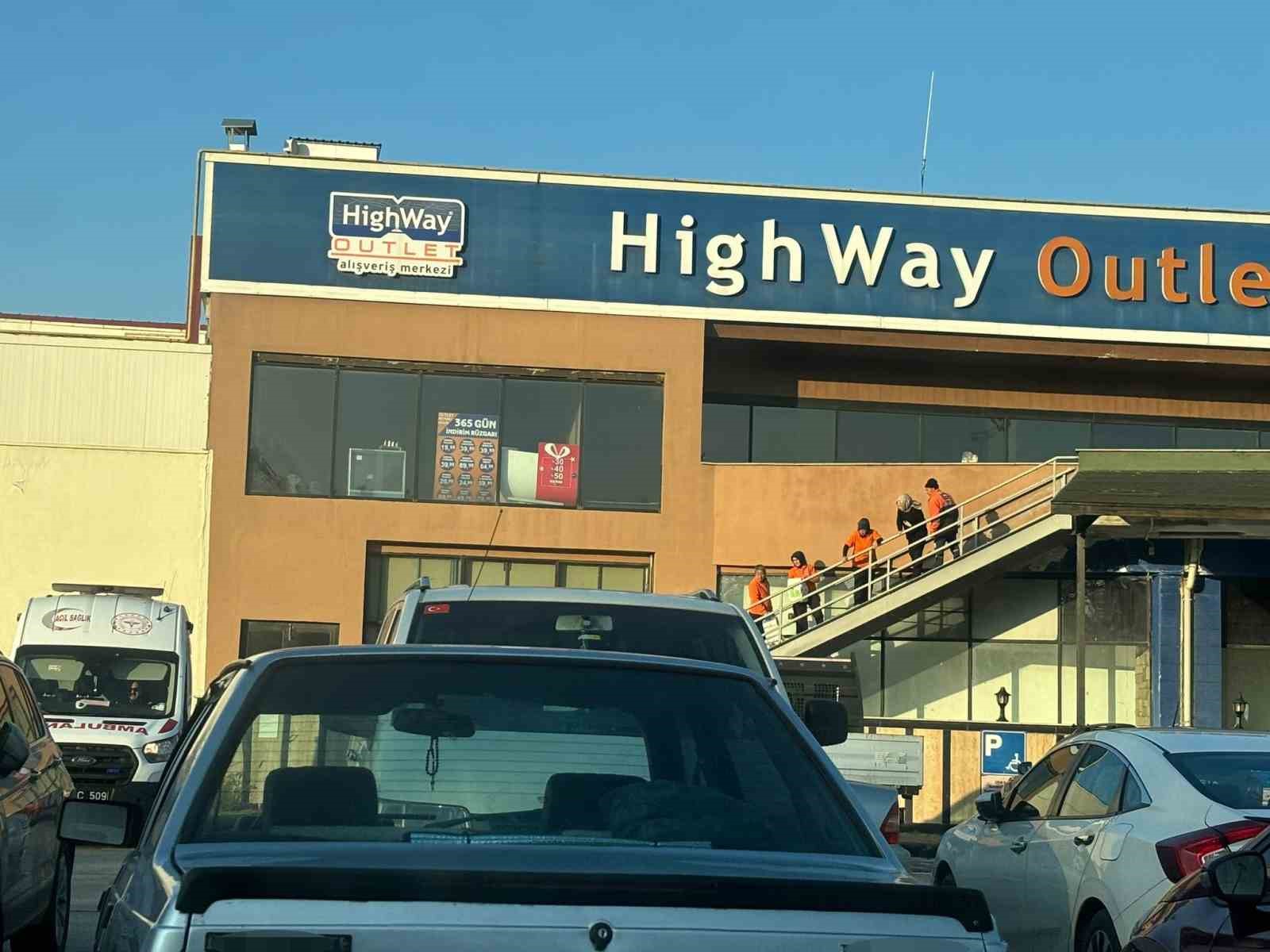 Highway Outlet AVM’de iş kazası: 1 yaralı
