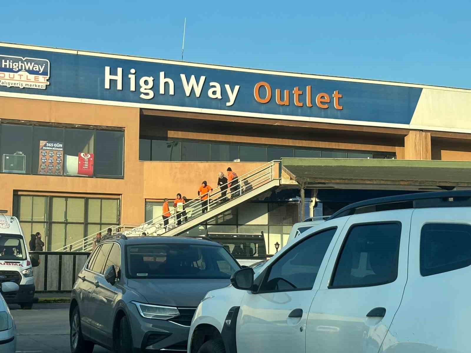 Highway Outlet AVM’de iş kazası: 1 yaralı
