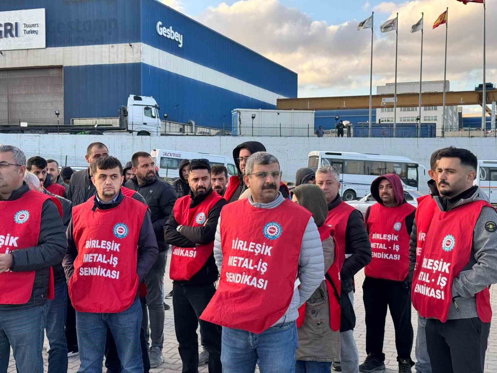 Gesbey işçileri haksız işten çıkarmaları protesto etti
