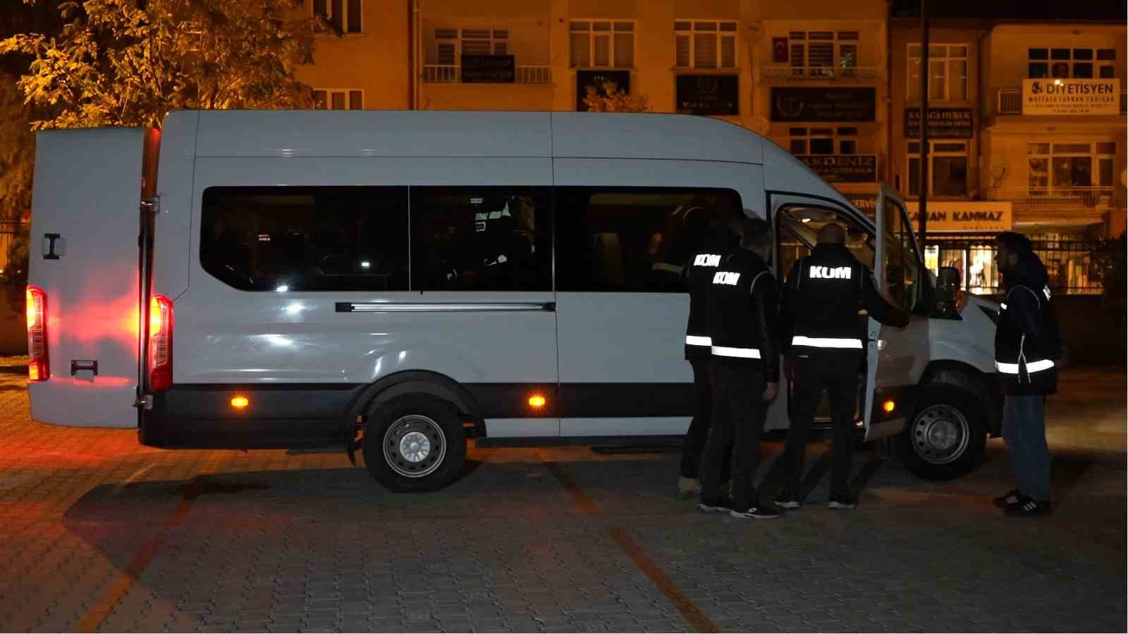 Rüşvetle sağlık raporu düzenleyen şebeke çökertildi: 2’si doktor 8 kişi tutuklandı
