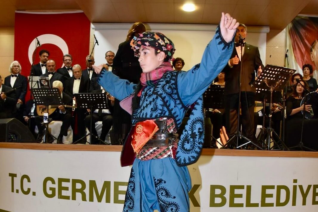 Atatürk, sevdiği şarkılarla Germencik’te anıldı
