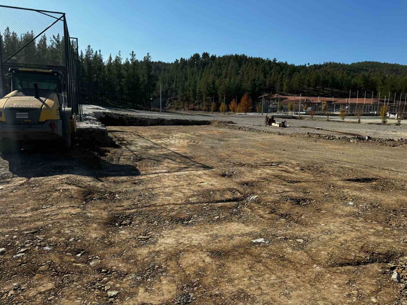 Başkan Pütün, Beyağaç’a sözünü verdiği tekstil atölyesini kazandırıyor
