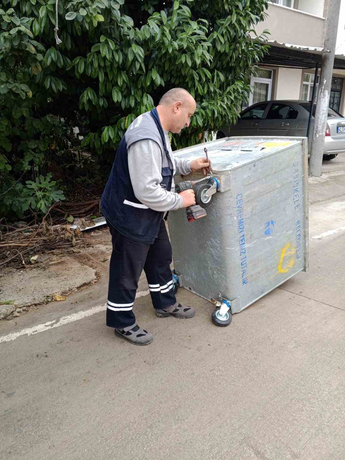 Başiskele’de çöp konteynerlerine bakım ve onarım
