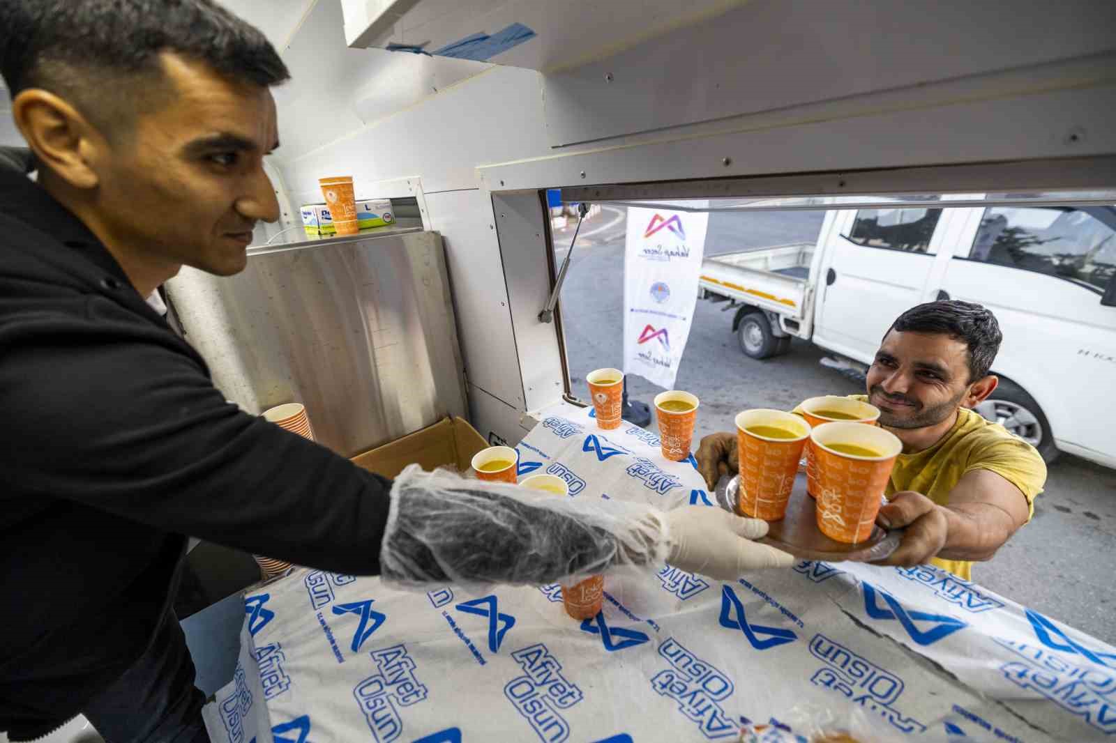 Mersin’de ’1 Ekmek, 1 Çorba’ projesi yeniden başladı
