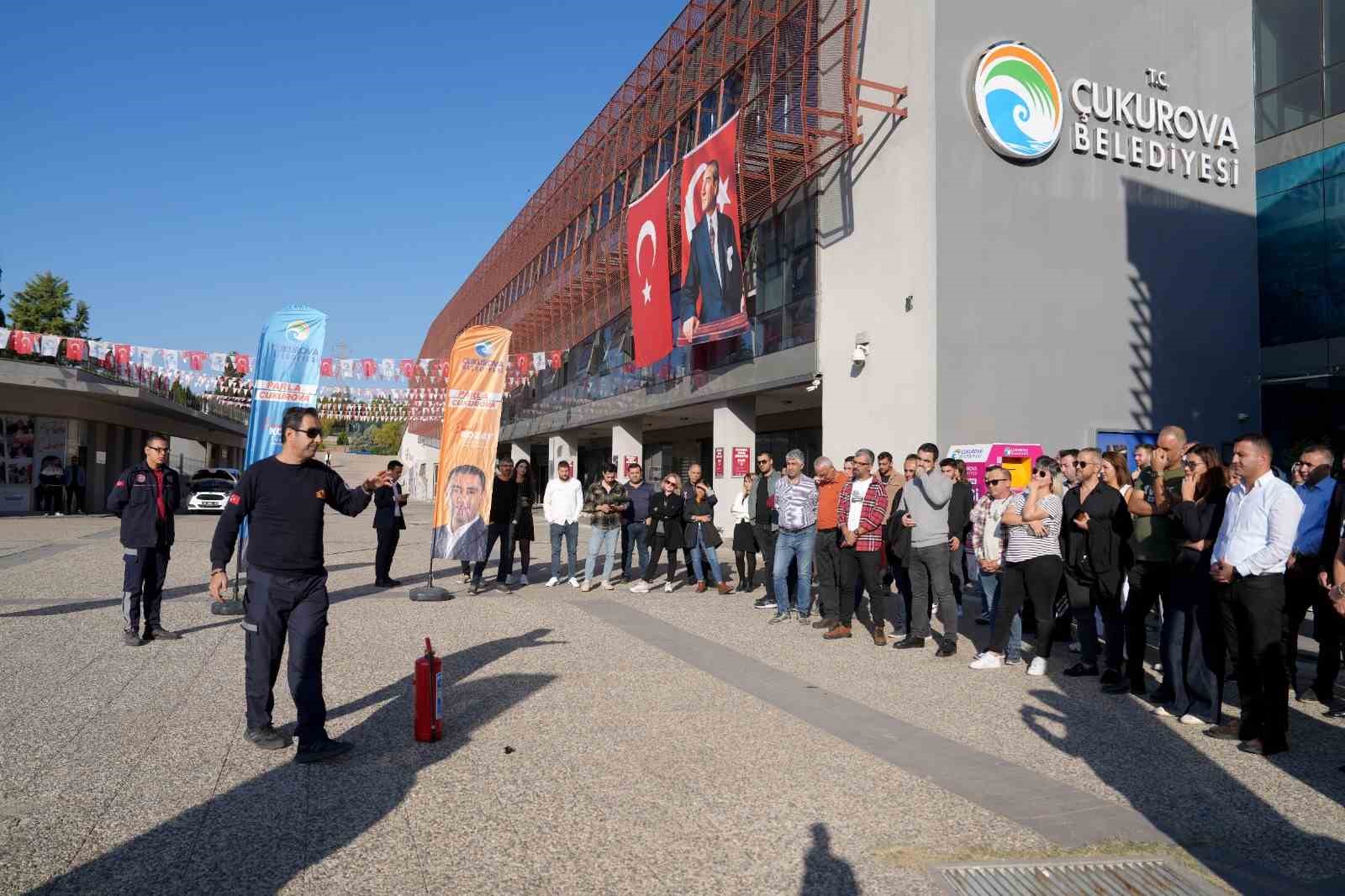 Çukurova Belediyesi personeline yangın eğitimi verildi
