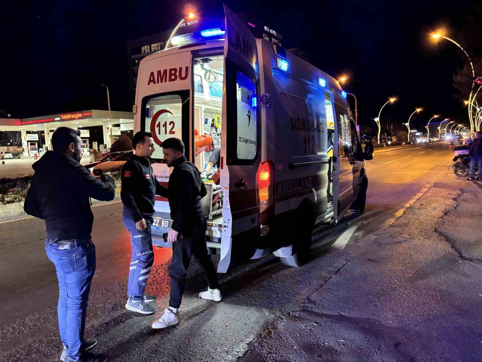 Edirne’de motosikletten düşen sürücü yaralandı
