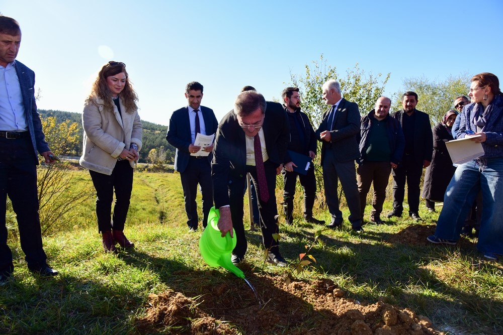 Kastamonu Üniversitesi’nde 100 fidan dikildi
