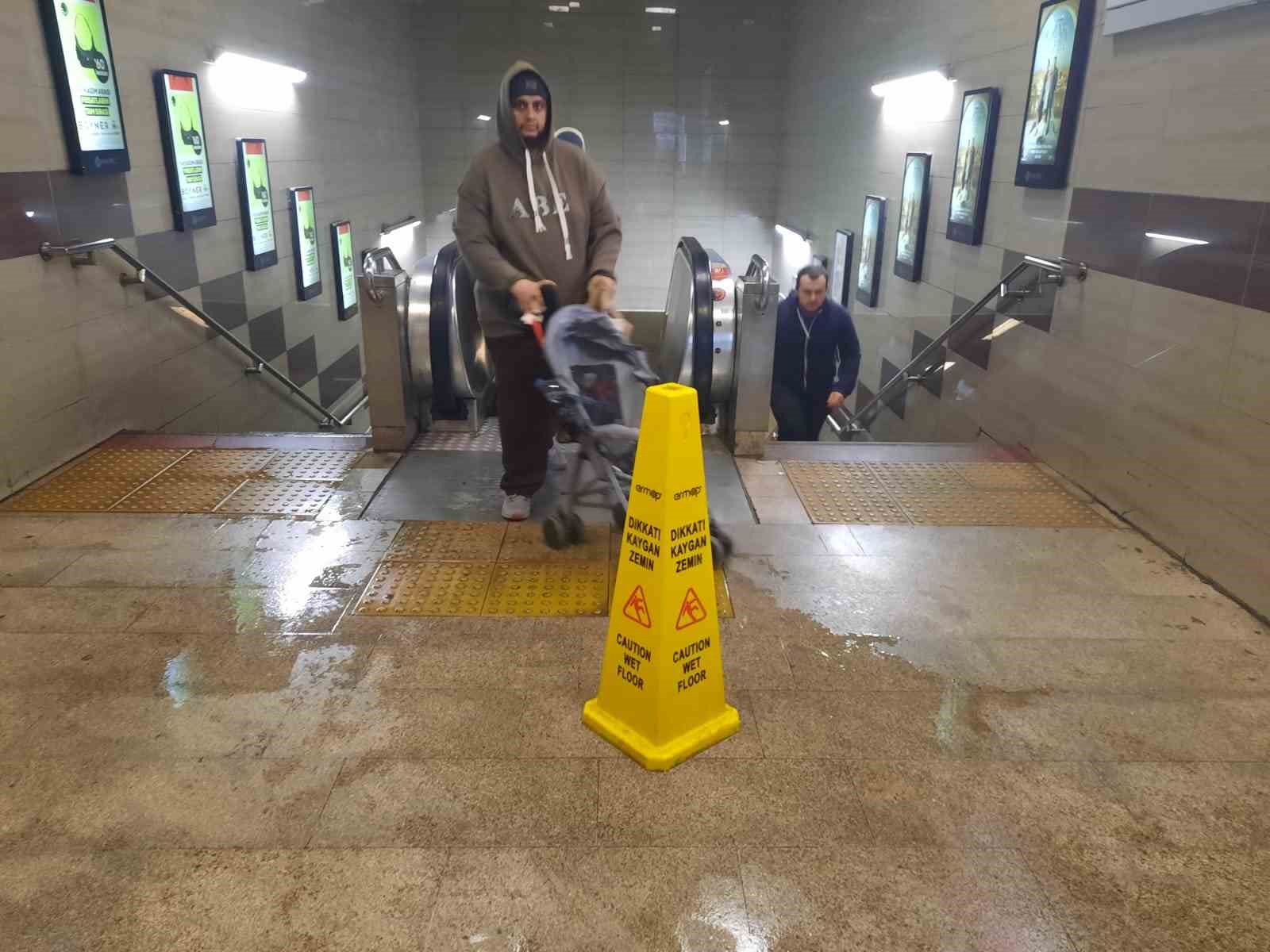 Taksim Metrosu sular altında kaldı
