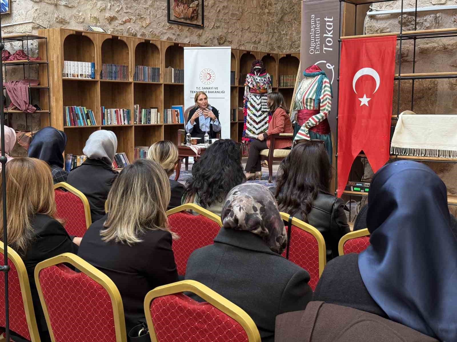 Tokat’ta ailesinin geçmişini keşfeden moda tasarımcısı Dilek Hanif el sanatlarını dünyaya taşıyacak
