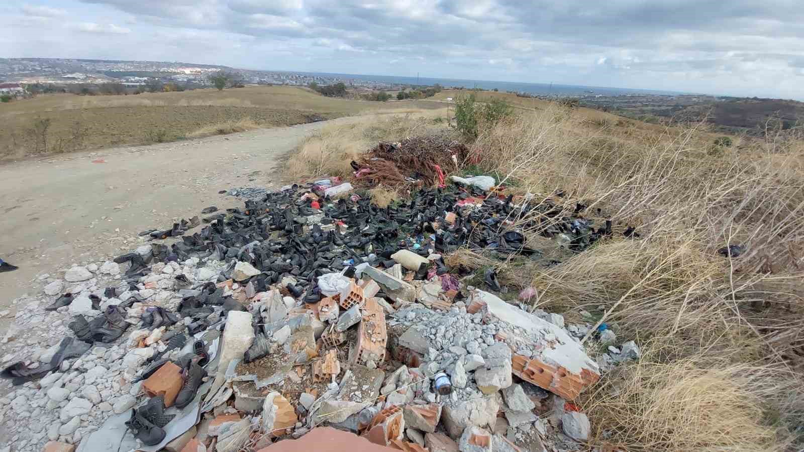 Tekirdağ’da kaçak döküm: ‘Ayakkabı mezarlığı’ görüntüleri hayrete düşürdü
