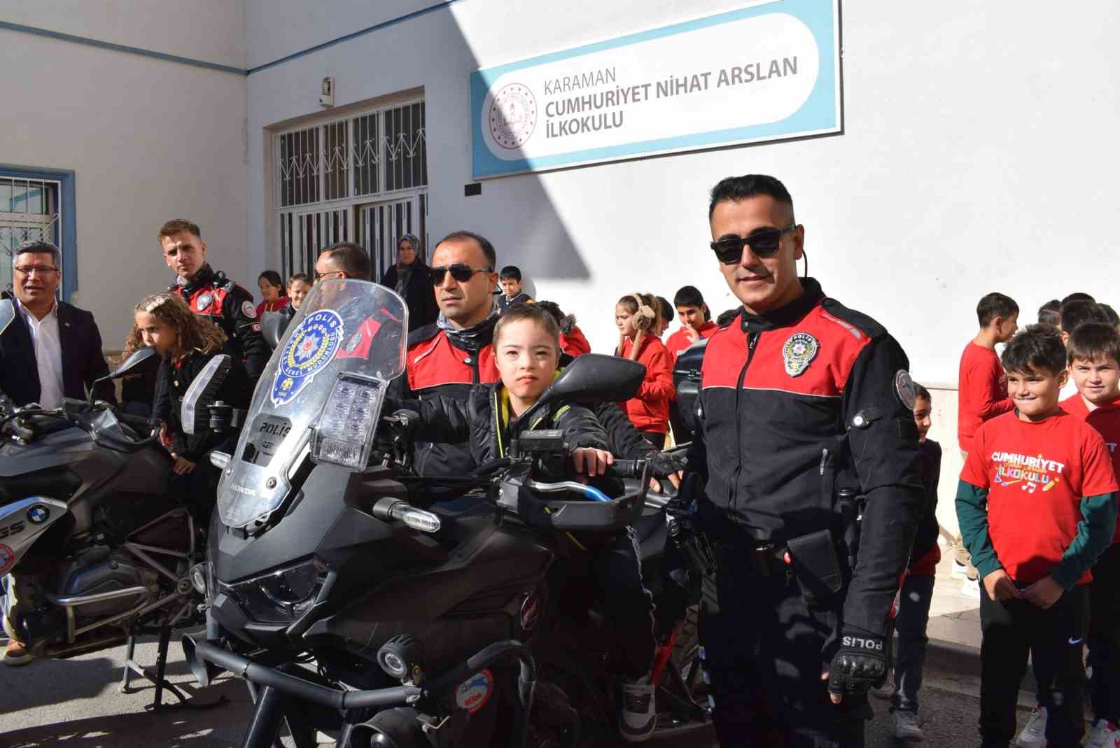 Yunus Timleri’nden ilkokul öğrencilerine nefes kesen gösteri
