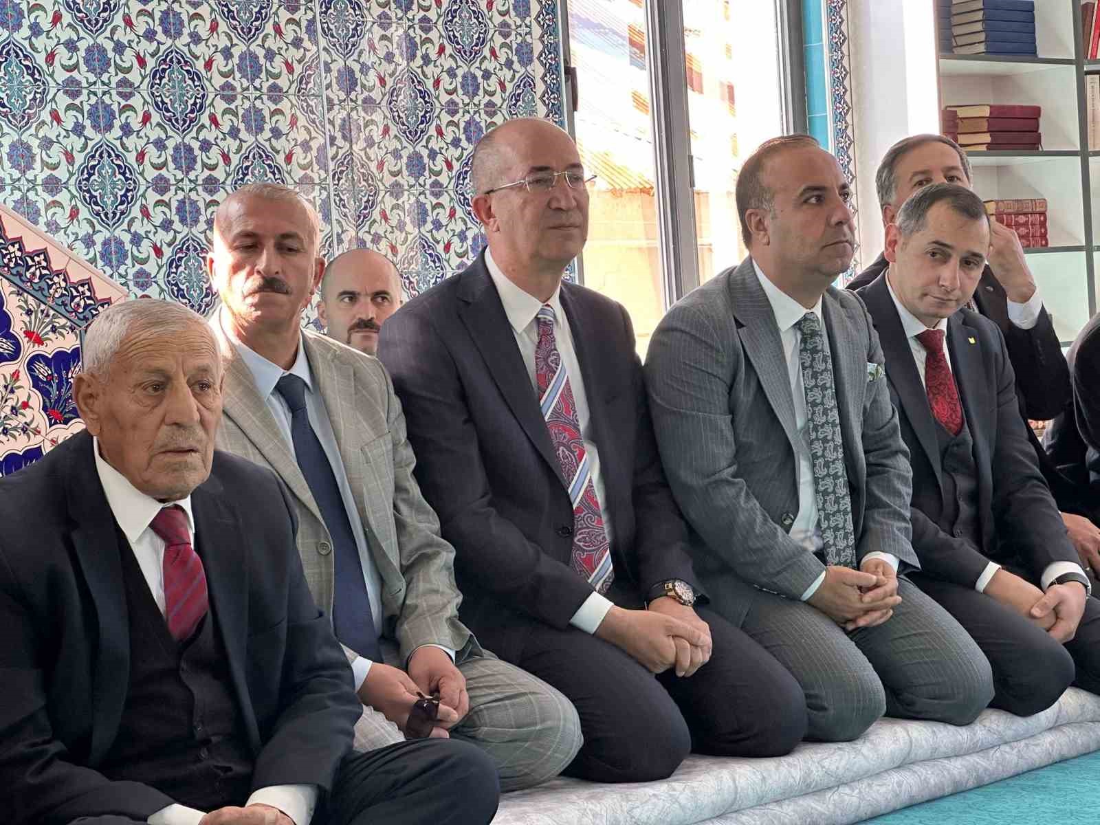 Yüksekova’da 1500 kişilik cami ibadete açıldı
