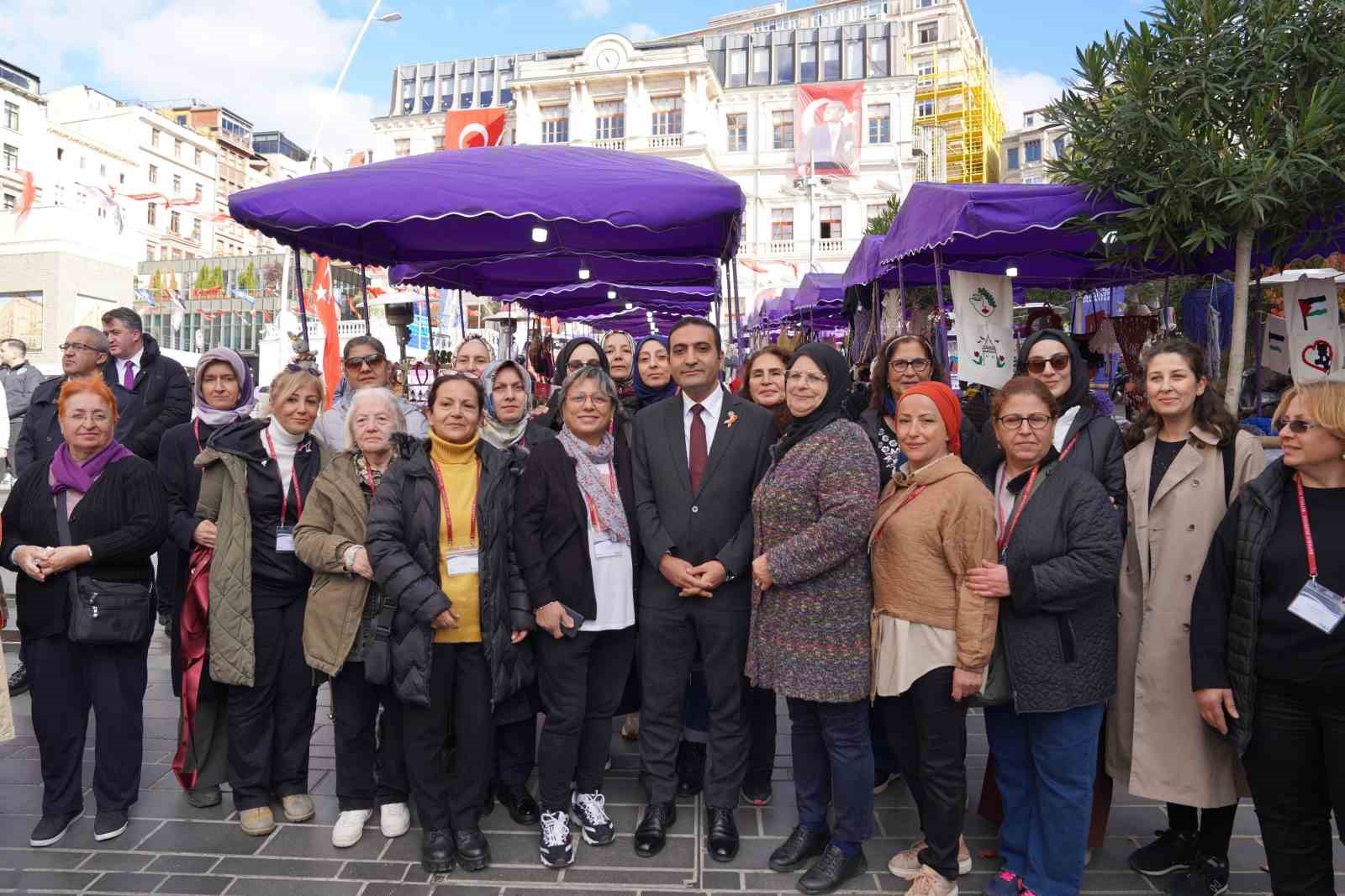 Beyoğlu Belediyesi tarafından kurulan ‘Kadın El Emeği Pazarı’ açıldı
