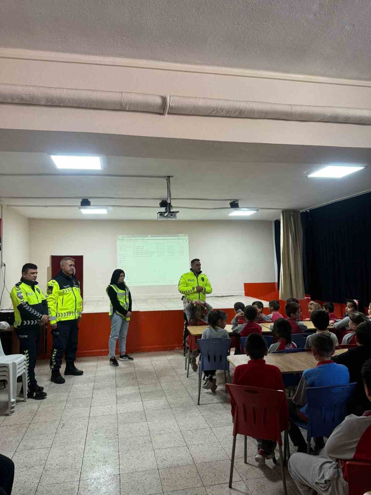 Öğrencilere trafik semineri
