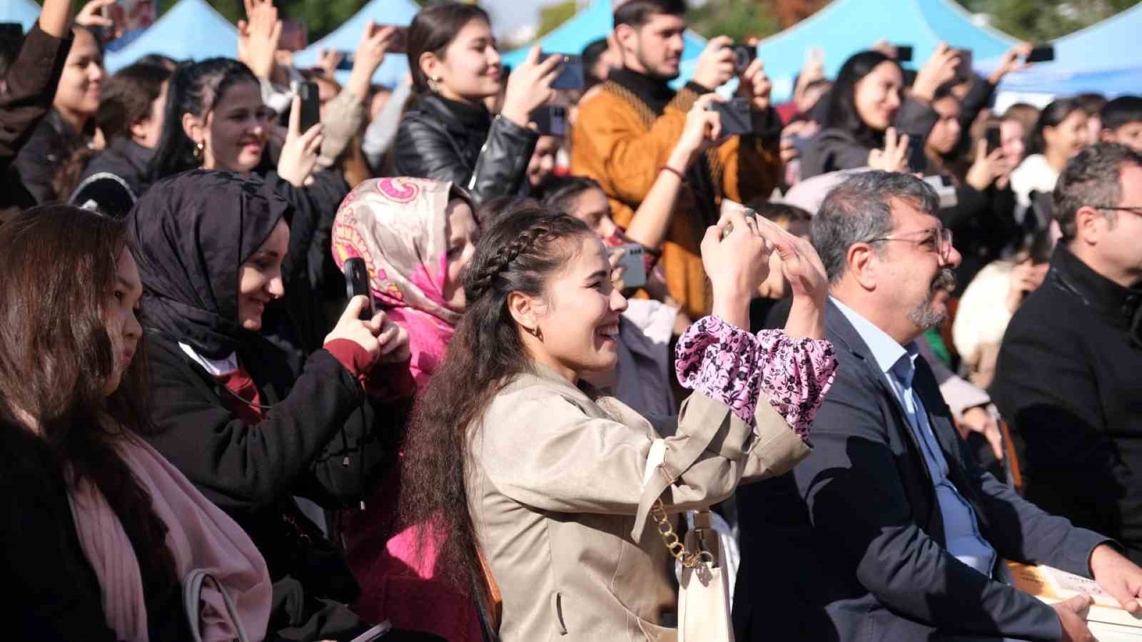 Yabancı öğrenciler kültürlerini tanıttı
