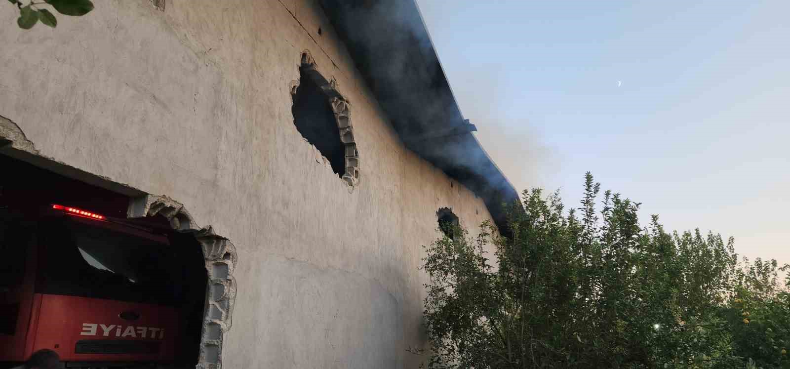 Hatay’da pamuk fabrikasında yangın
