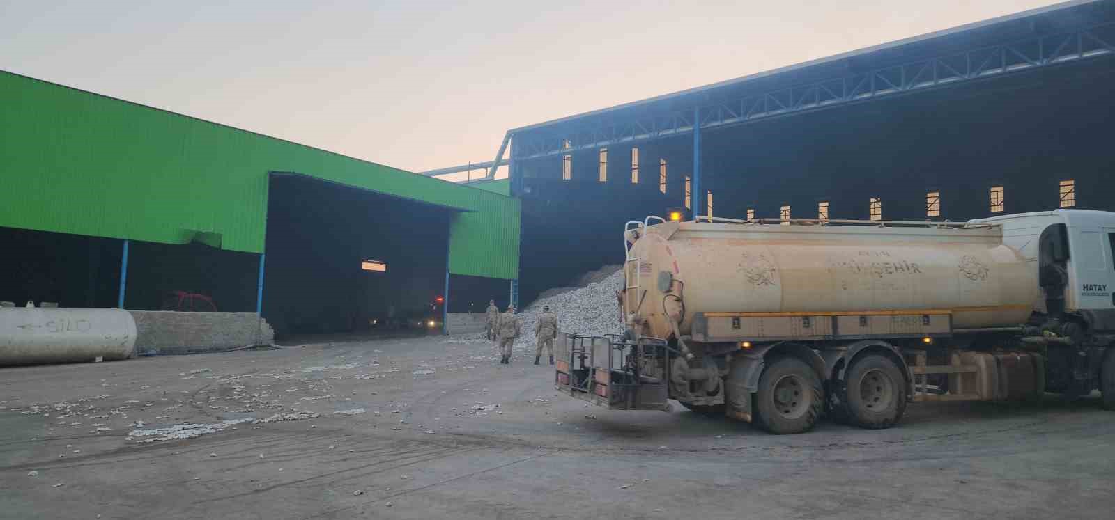 Hatay’da pamuk fabrikasında yangın
