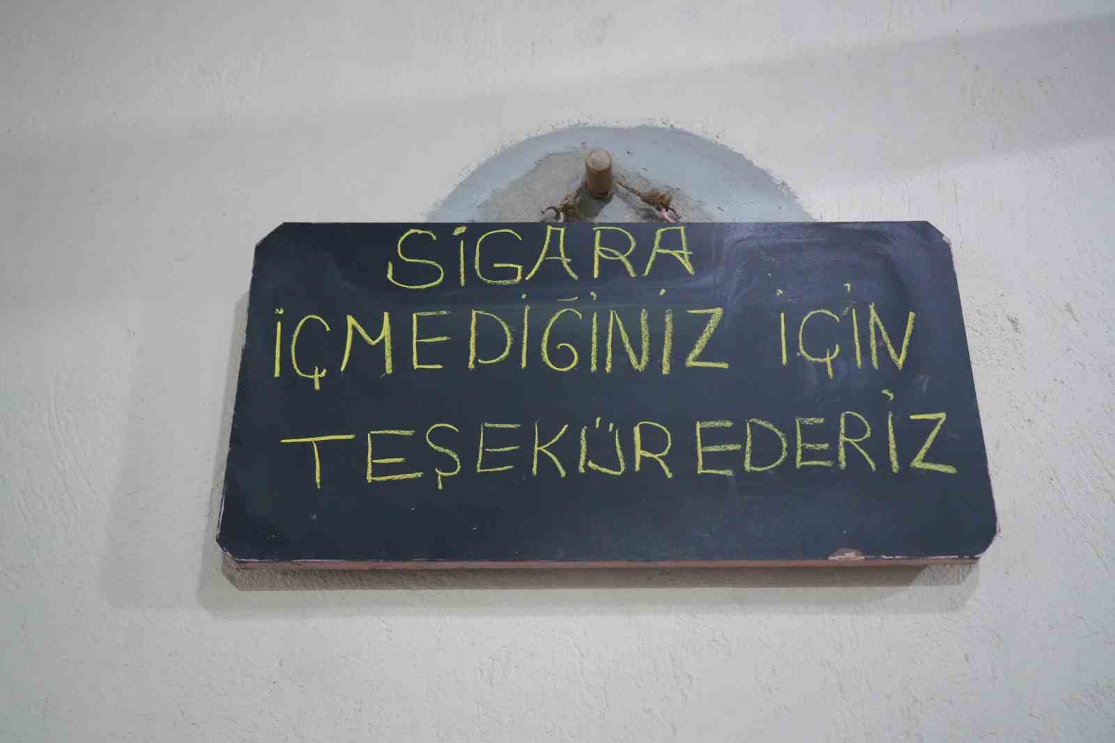 Muşlu esnaftan örnek kampanya: Sigara bırakanlara çay ve süt ikramı
