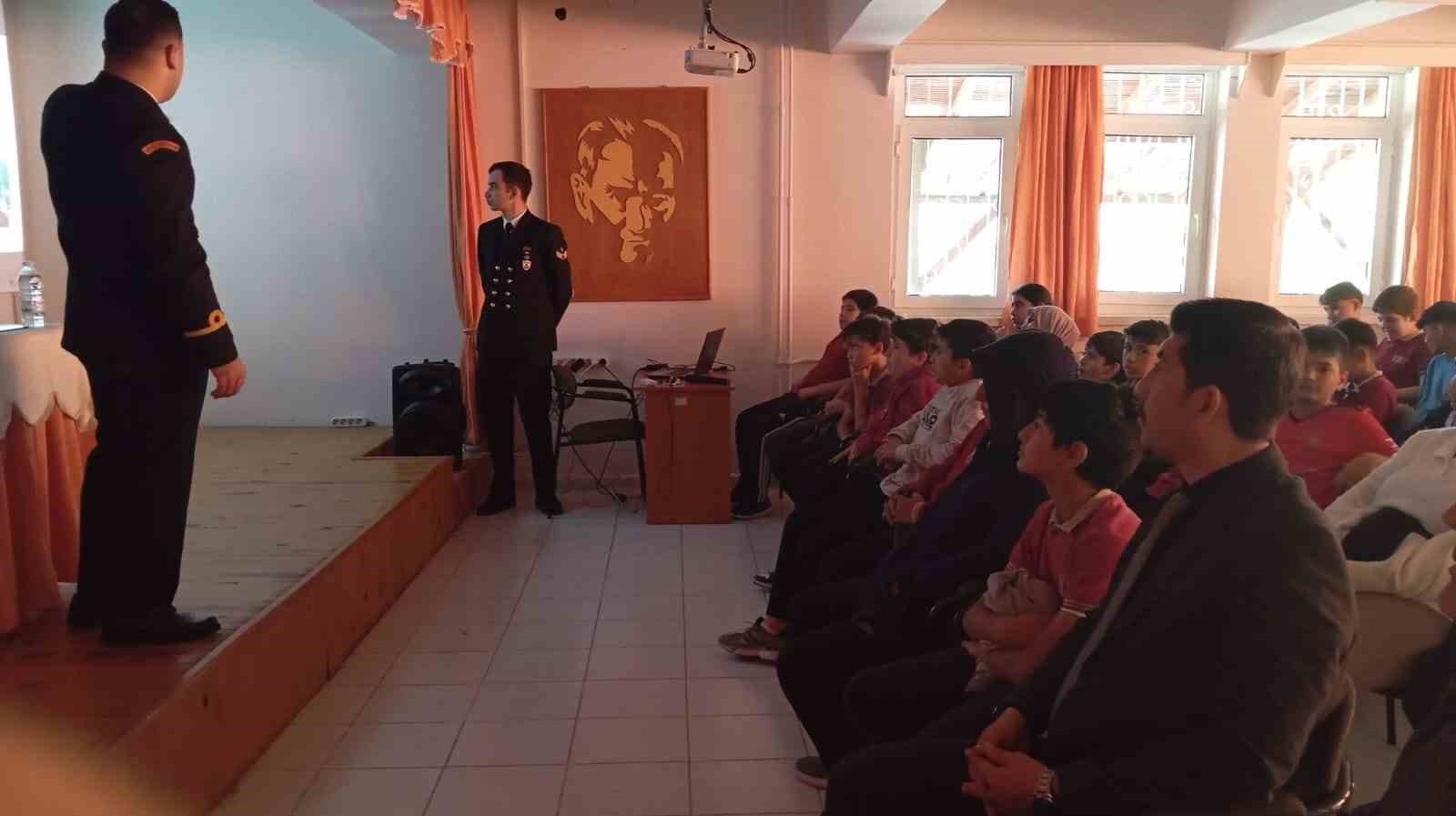 Köyceğiz’de kariyer planlamasında denizcilik konferansı düzenlendi
