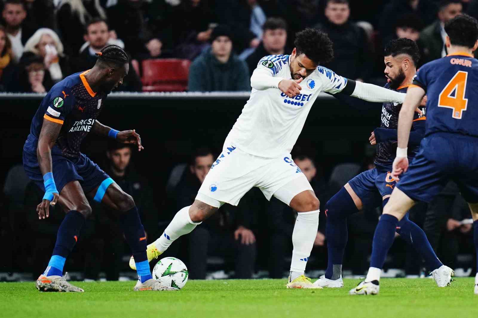 UEFA Konferans Ligi: Kopenhag: 0 - Başakşehir: 1 (İlk yarı)
