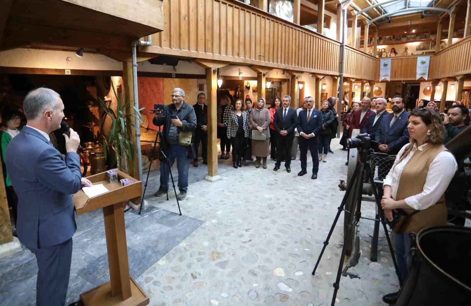 Geleneksel kapı tokmakları sergisi Kent Müzesinde görücüye çıktı
