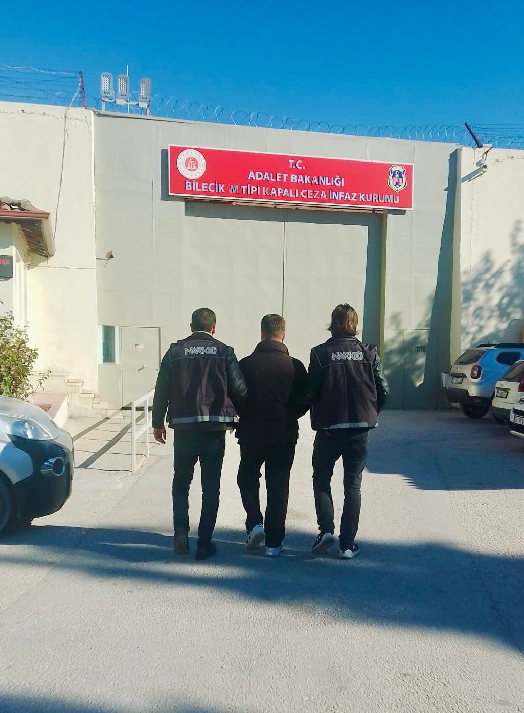 Otobüste 833 gram esrar maddesi ile yakalandı
