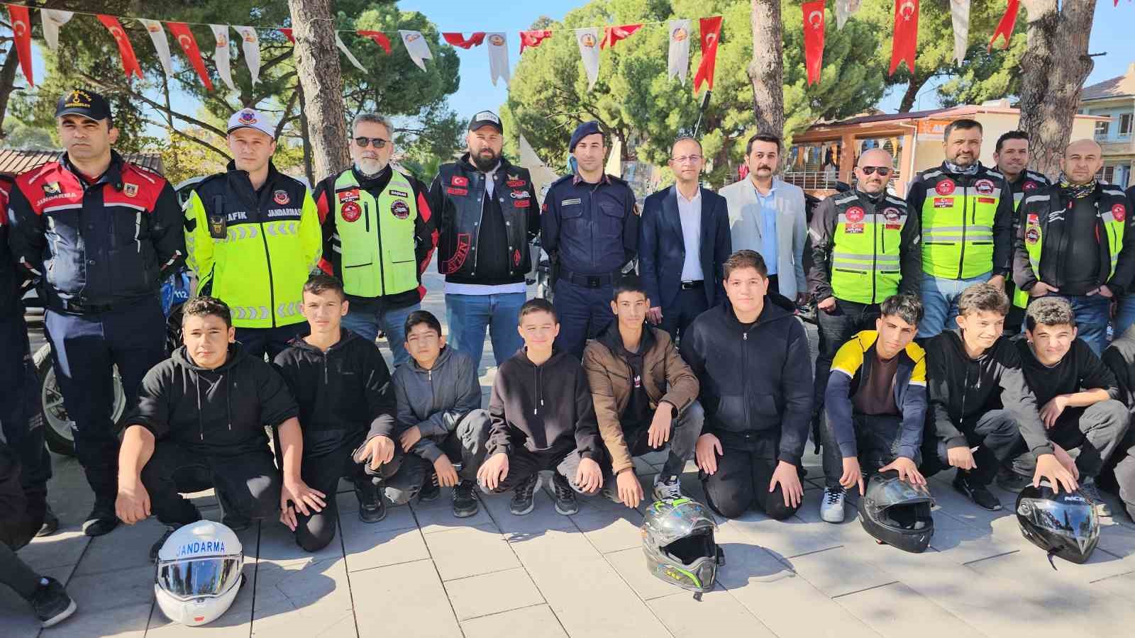 Kuyucak’ta güvenli motosiklet sürüş eğitimleri sürüyor
